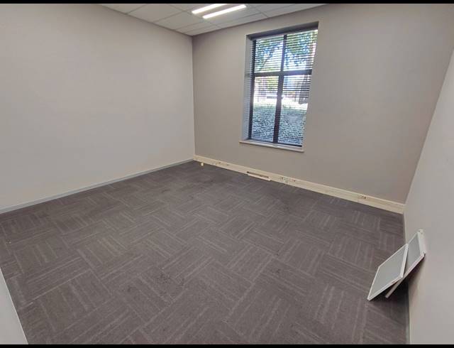 530M² OFFICE TO LET IN MAGALIESSIG